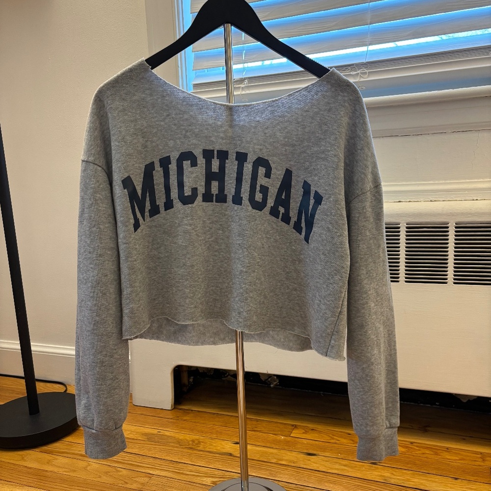 Like New Michigan Graphic Cropped Off Shoulder Grey Sweatshirt Size Medium